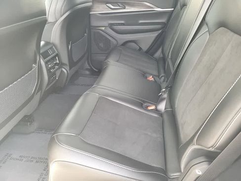 New 2026 Jeep Grand Cherokee Altitude image 11