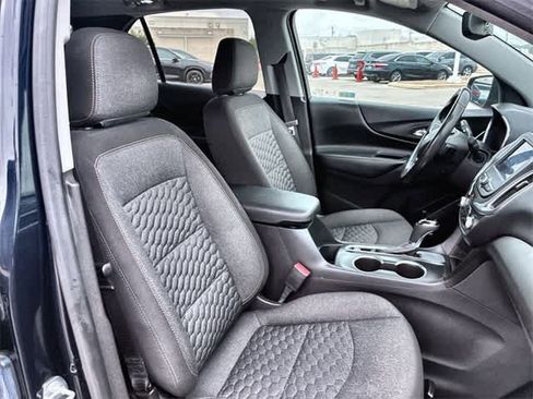 Used 2021 Chevrolet Equinox LT w/ Driver Convenience Package image 22