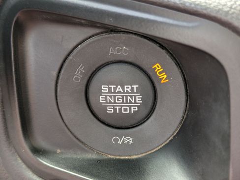 Used 2025 Jeep Wrangler Unlimited Rubicon AWD/4WD image 22