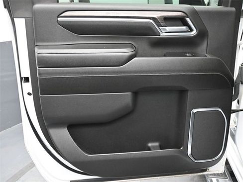 Used 2024 Chevrolet Silverado 2500 LTZ w/ LTZ Convenience Package image 17