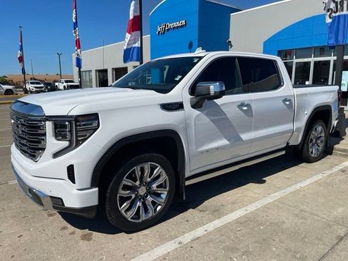 Used 2023 GMC Sierra 1500 Denali w/ Denali Reserve Package AWD/4WD image 2