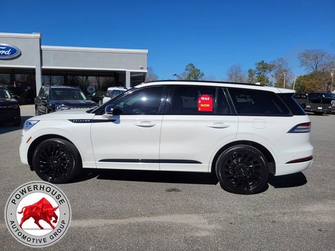 Used 2023 Lincoln Aviator Reserve w/ Equipment Group 201A image 2