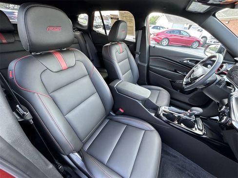 Used 2024 Chevrolet Trax RS w/ Sunroof Package image 25