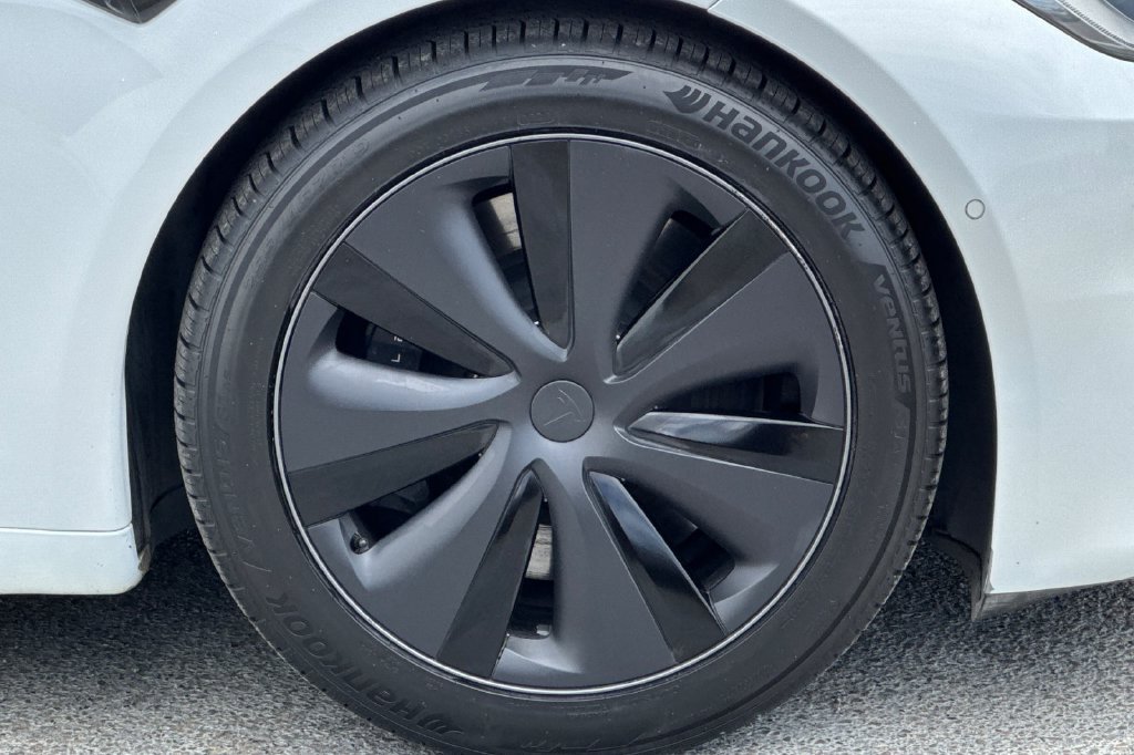 Used 2022 Tesla Model S AWD/4WD image 24