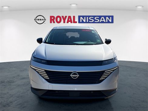 Used 2025 Nissan Murano SV image 2