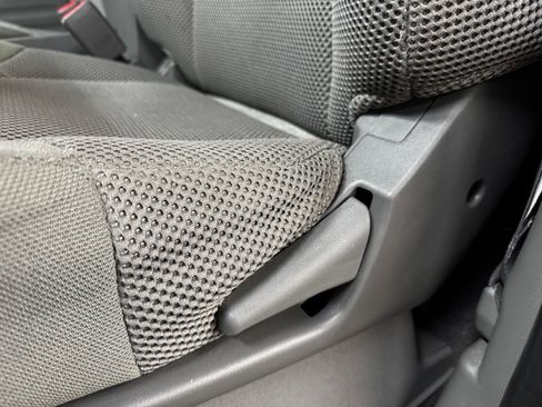 Used 2020 Nissan Frontier SV w/ Midnight Edition Floor Mats AWD/4WD image 25