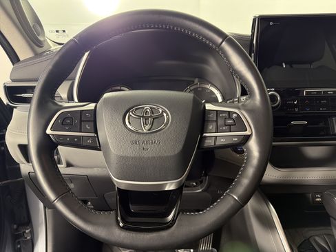Used 2022 Toyota Highlander Platinum AWD/4WD image 17