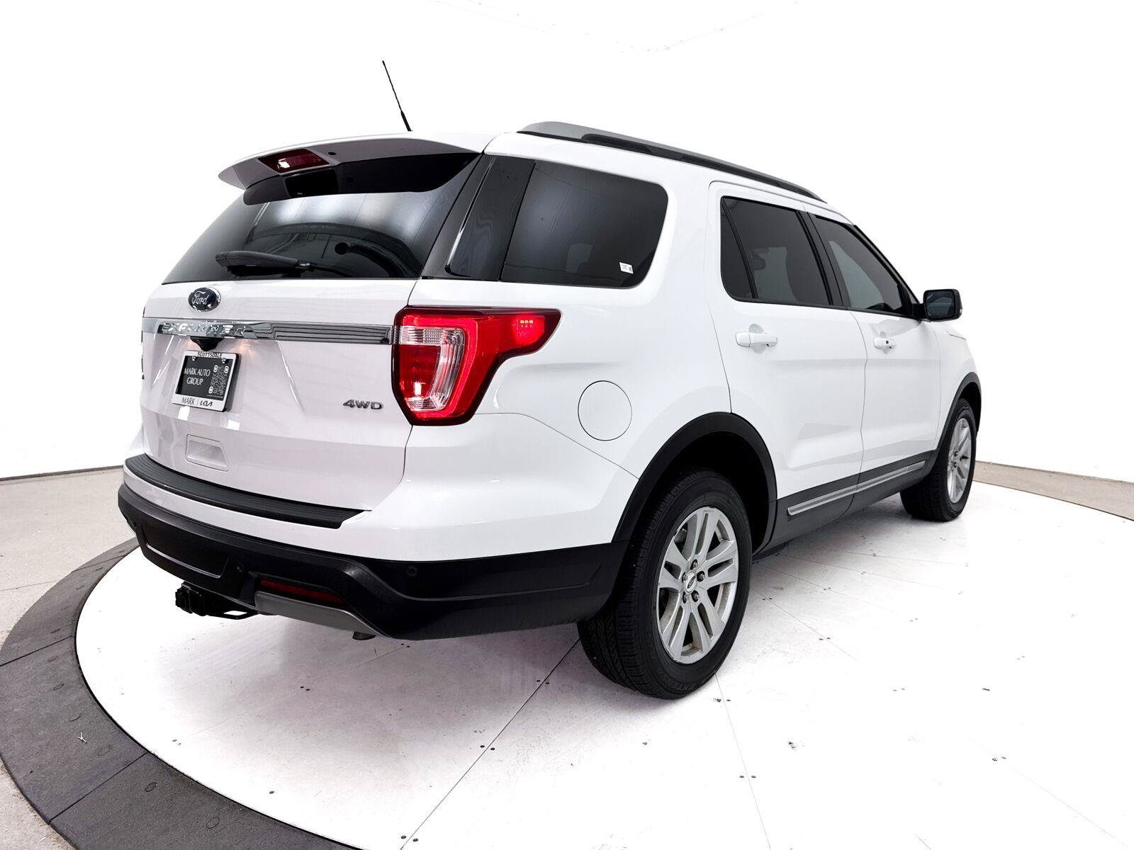Used 2019 Ford Explorer XLT w/ Equipment Group 201A AWD/4WD image 11
