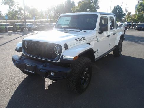 New 2025 Jeep Gladiator Willys image 4