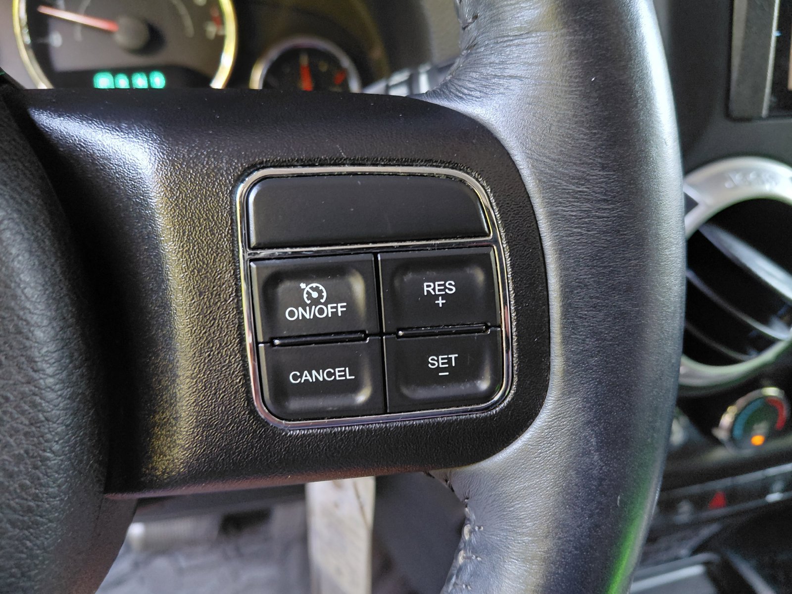 Used 2015 Jeep Wrangler Unlimited Sahara w/ Dual Top Group AWD/4WD image 6