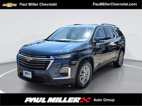 Certified 2023 Chevrolet Traverse LT AWD/4WD image 1