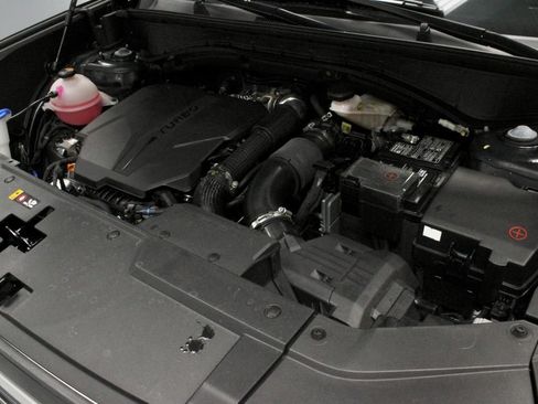 Used 2025 Hyundai Santa Fe SEL FWD image 17