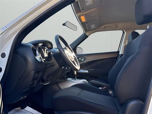 Used 2013 Nissan Juke S image 12