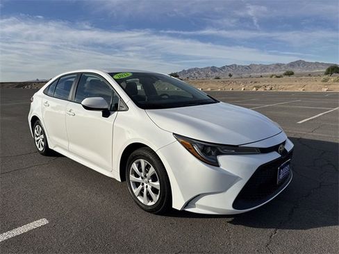 Used 2022 Toyota Corolla LE image 3