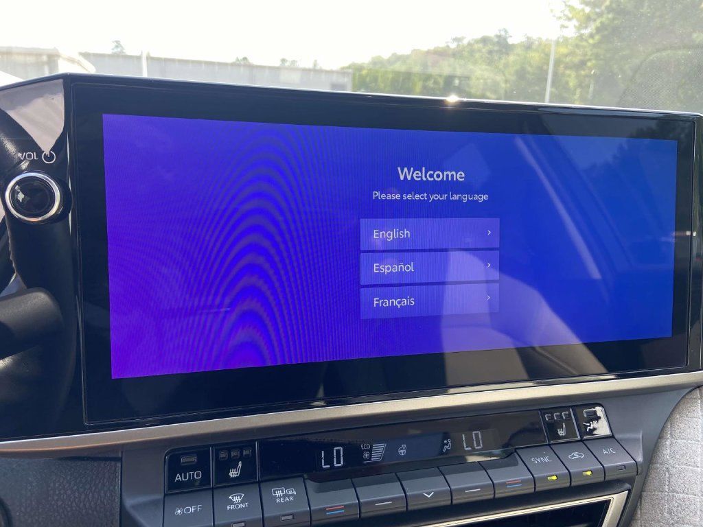 Used 2025 Toyota Camry XLE FWD image 22