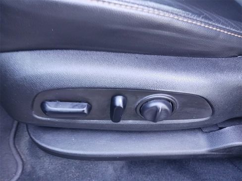 Used 2021 Chevrolet Traverse RS image 32