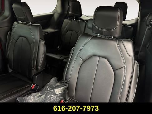 New 2026 Chrysler Pacifica Select FWD image 20