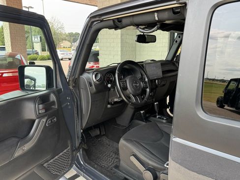 Used 2018 Jeep Wrangler Sport image 2