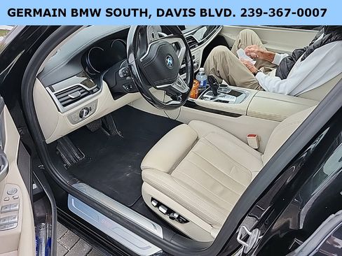 Used 2018 BMW 750i xDrive image 9