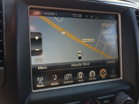 Used 2017 Jeep Grand Cherokee Limited image 26