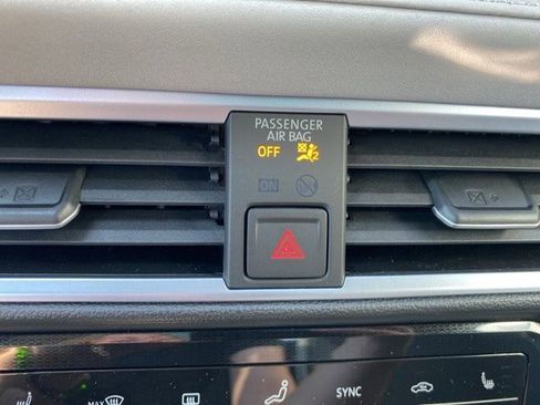 New 2025 Volkswagen Taos SE image 35