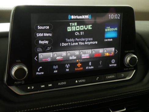 Used 2021 Nissan Rogue S image 22