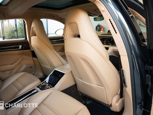 Used 2023 Porsche Panamera GTS image 36