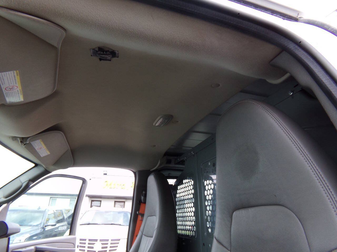 Used 2015 Chevrolet Express 2500 RWD image 41
