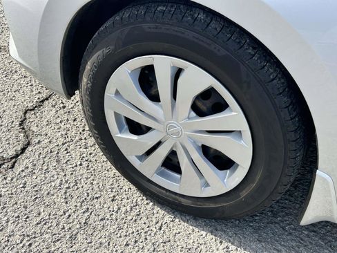 Used 2021 Nissan Versa S image 9