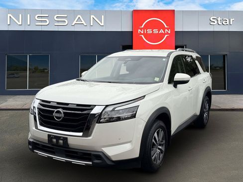 Used 2024 Nissan Pathfinder SL AWD/4WD image 3