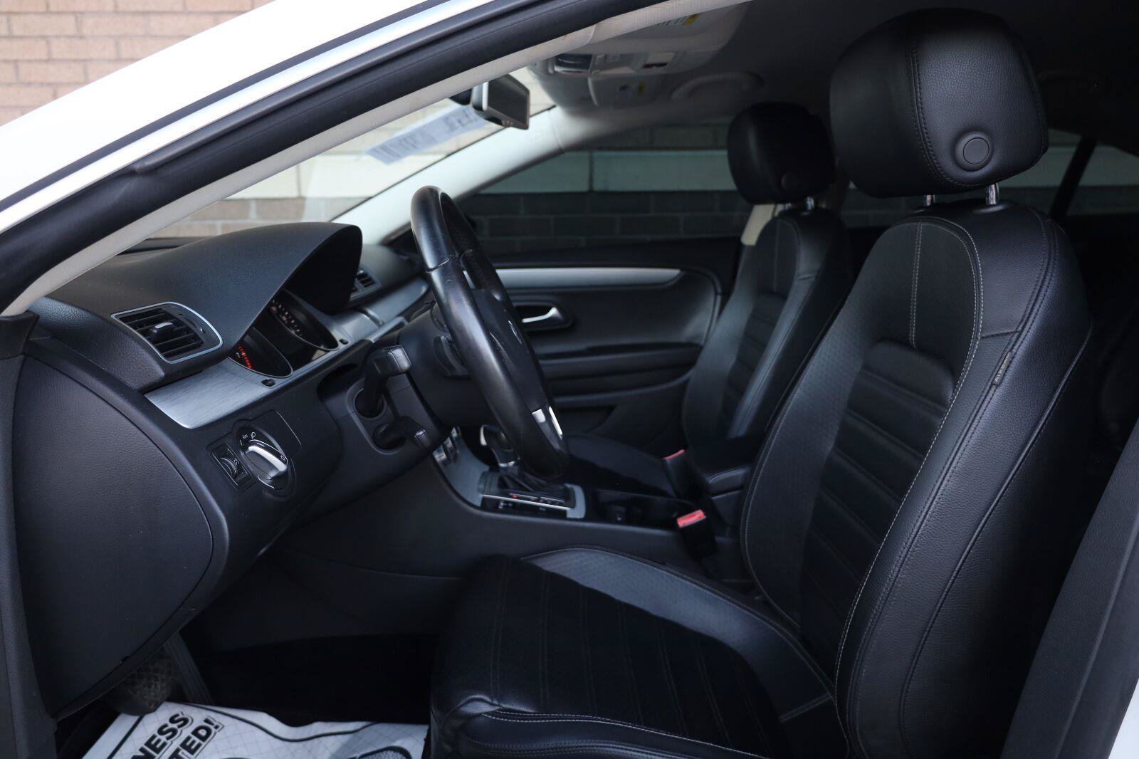 Used 2014 Volkswagen CC R-Line FWD image 17