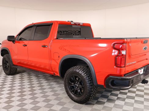 Used 2022 Chevrolet Silverado 1500 ZR2 w/ Technology Package image 23