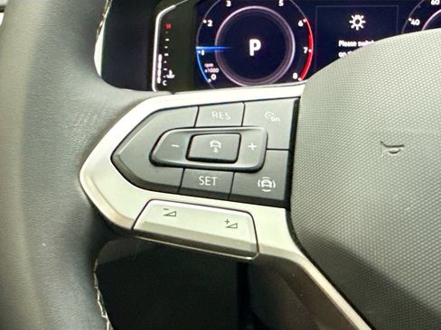Used 2023 Volkswagen Atlas SE w/ Panoramic Sunroof Package FWD image 11
