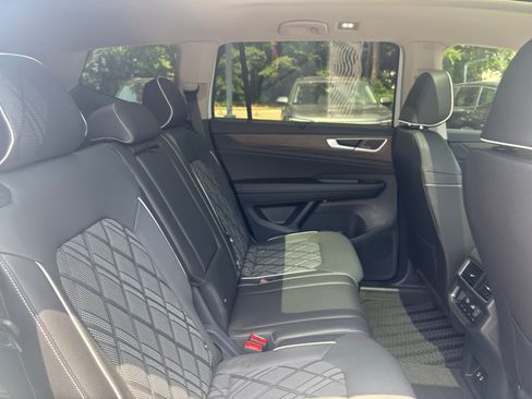 Certified 2026 Volkswagen Atlas SEL Premium R-Line AWD/4WD image 29