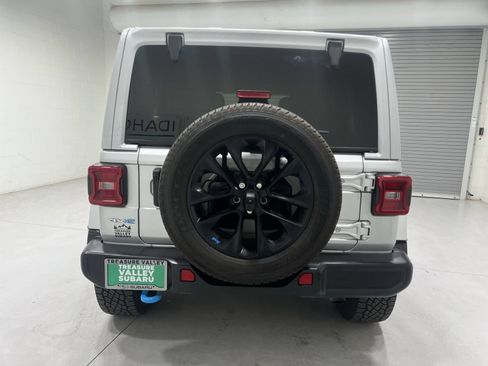 Used 2023 Jeep Wrangler Unlimited Sahara w/ Cold Weather Group AWD/4WD image 7