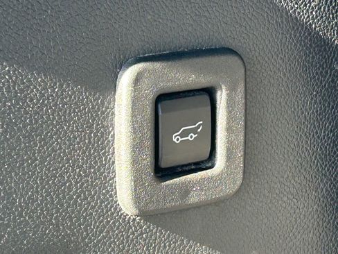 Used 2017 Ford Expedition Limited image 35