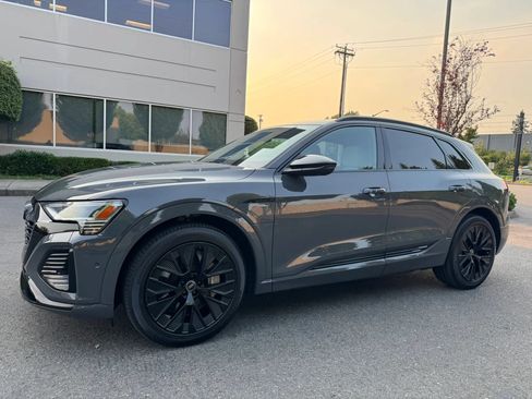 Used 2024 Audi Q8 e-tron Prestige AWD/4WD image 5