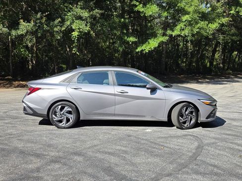 Used 2025 Hyundai Elantra SEL FWD image 33