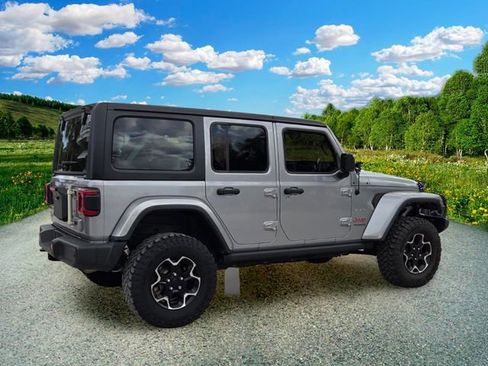 Certified 2019 Jeep Wrangler Unlimited Sahara AWD/4WD image 6