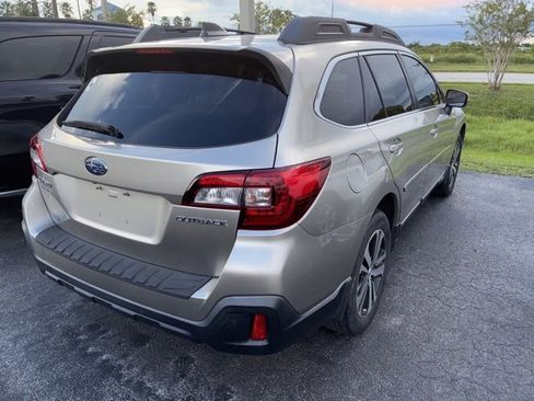Used 2019 Subaru Outback 2.5i Limited w/ Popular Package #2 image 4