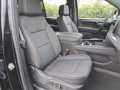 Used 2026 Chevrolet Suburban RST w/ Comfort Package RWD image 10
