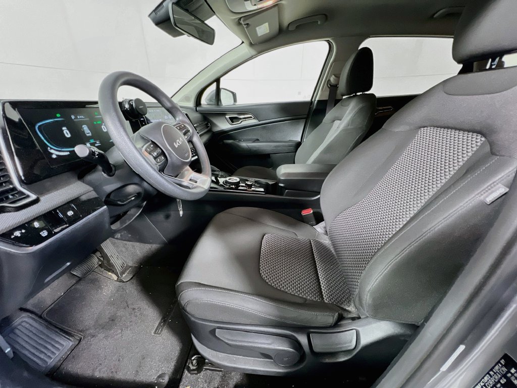 Certified 2025 Kia Sportage LX FWD image 11