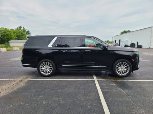 Used 2023 Cadillac Escalade ESV Premium Luxury AWD/4WD image 8