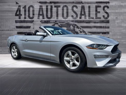Used 2019 Ford Mustang Convertible image 1