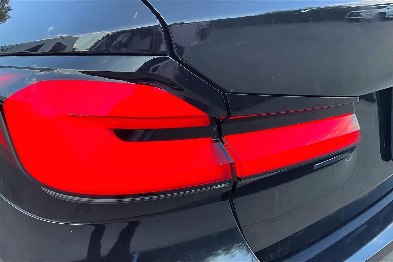 Used 2021 BMW 530e w/ Premium Package RWD image 28