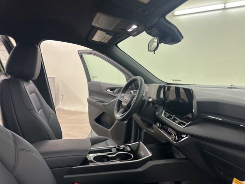 New 2026 Chevrolet Equinox LT w/ Convenience Package II image 18