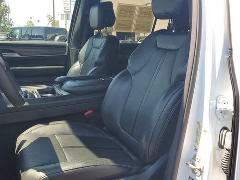Used 2024 Jeep Wagoneer L Series II w/ Flexible Seating Group RWD image 20