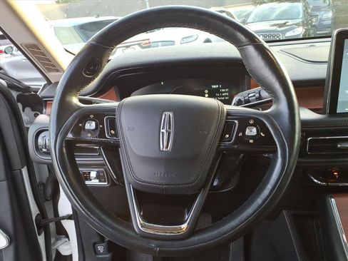 Used 2020 Lincoln Aviator Reserve w/ Equipment Group 202A image 17