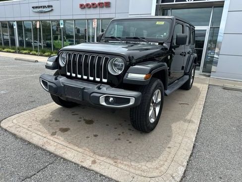 Used 2019 Jeep Wrangler Unlimited Sahara w/ Cold Weather Group AWD/4WD image 2