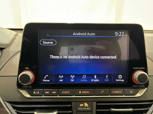 Used 2024 Nissan Altima 2.5 SV FWD image 18